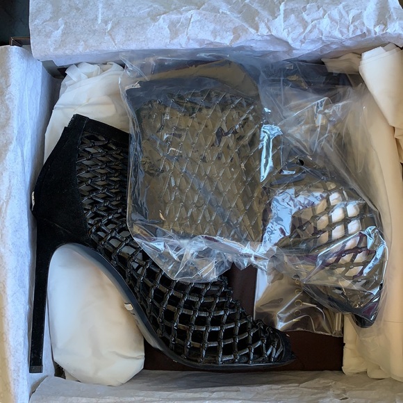 Gucci Sandal Bootie Heels - Black - Picture 5 of 7